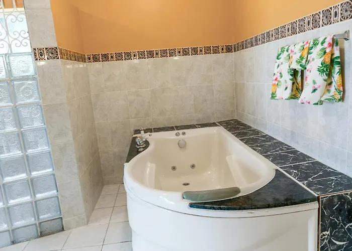 Villa Yanceylargo- 4br Jacuzzi & Mountain Views